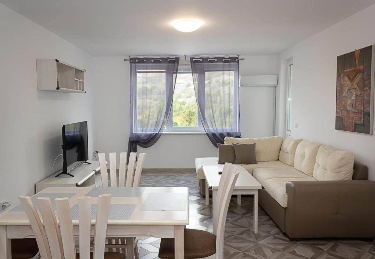 Apartment Lilia Kavarna Exteriör bild